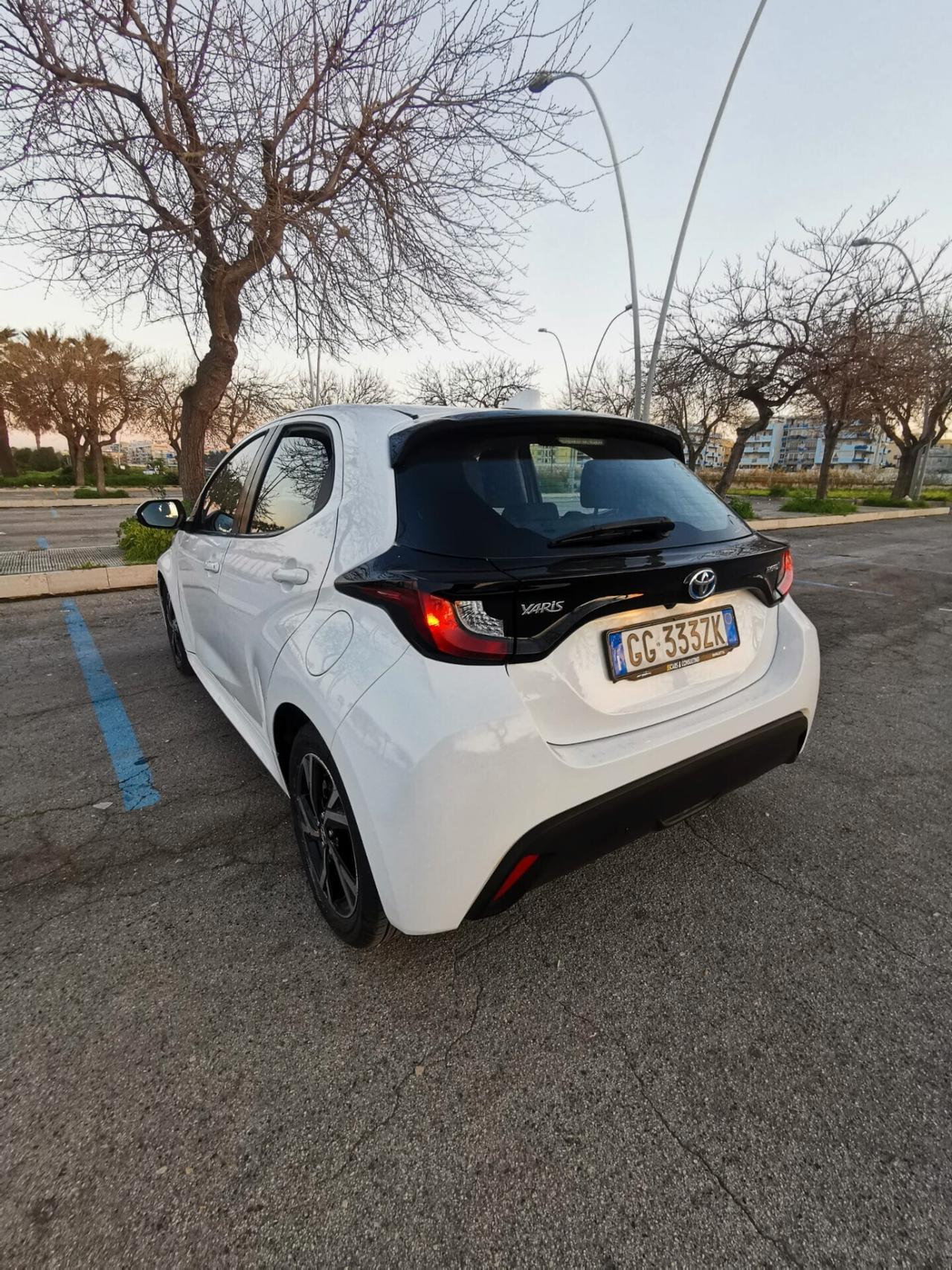Toyota Yaris 1.5 Hybrid 5 porte Lounge