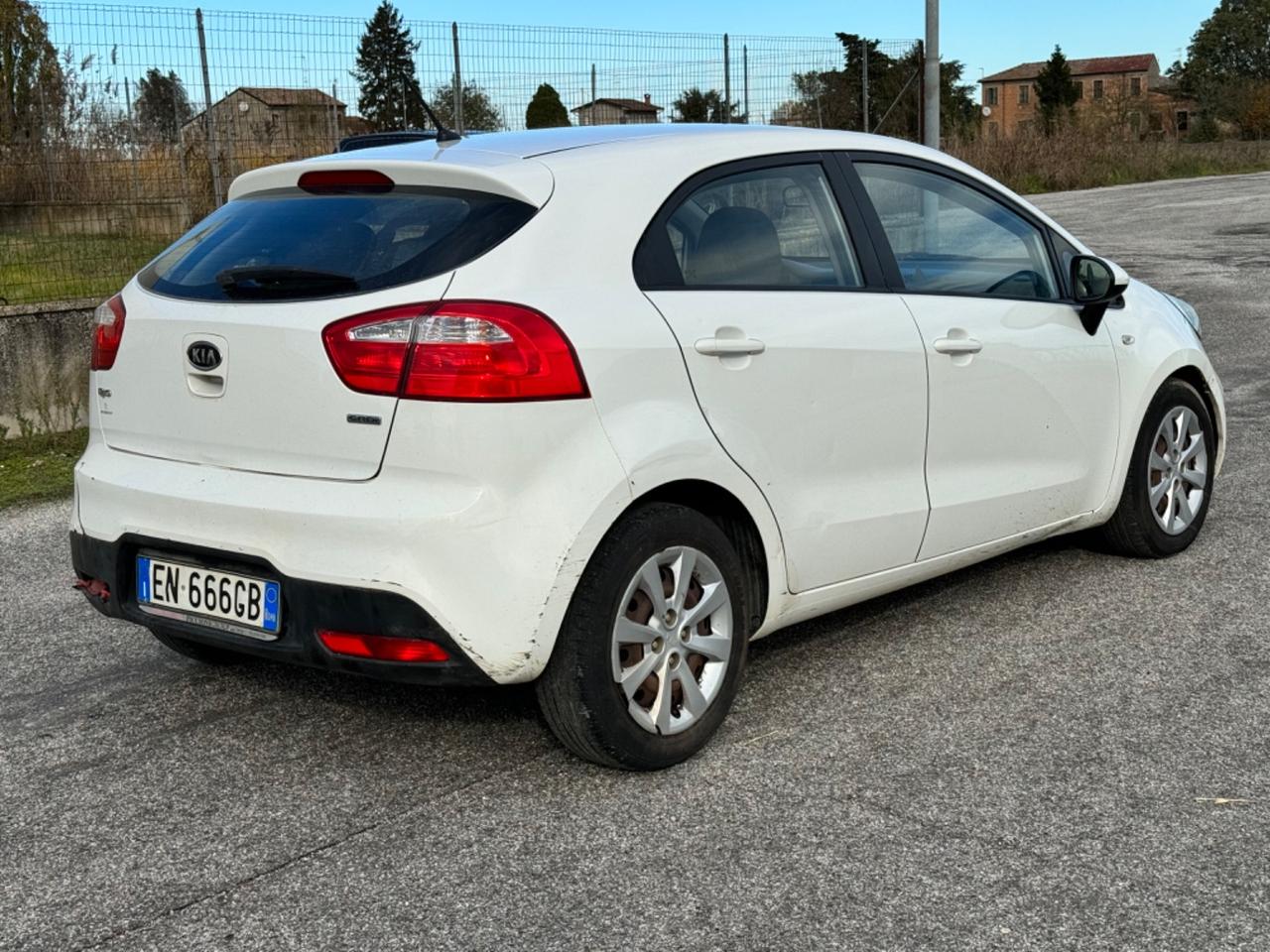 Kia Rio 1.4 CRDi WGT 5p. EX