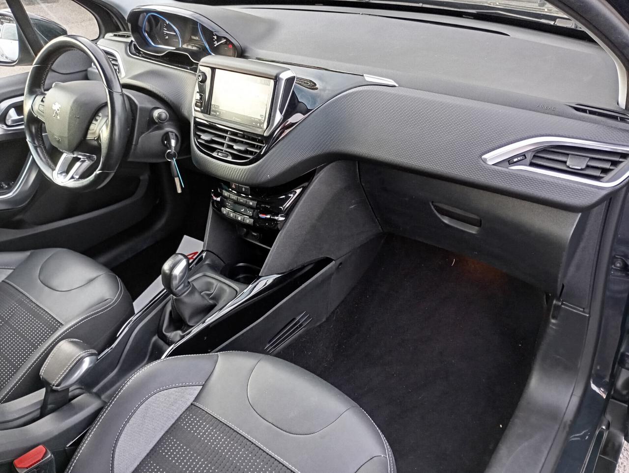 Peugeot 2008 1.2 PureTech Turbo 110CV Allure