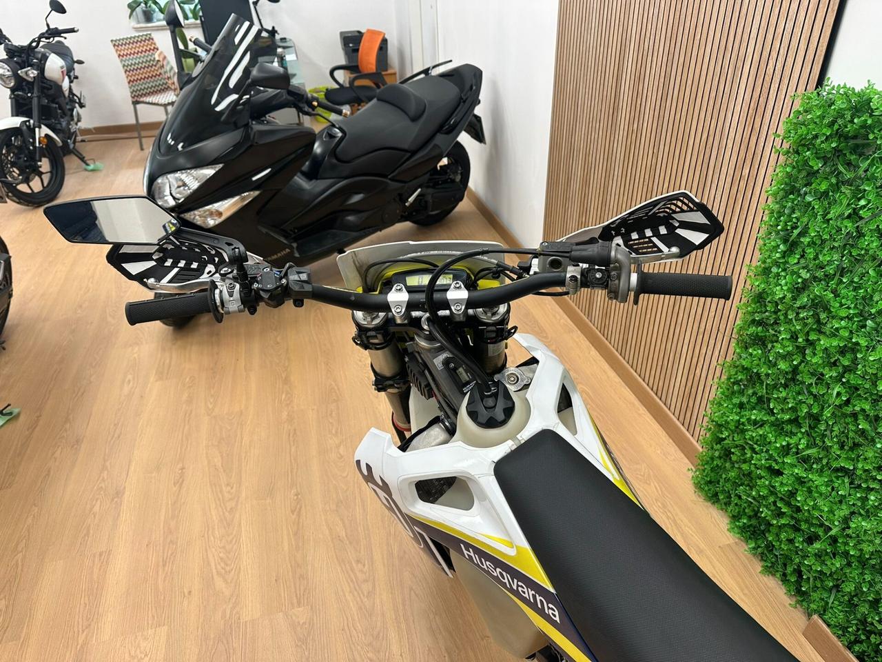 HUSQVARNA FC 450 FC450 2022 ENDURO DA 129€ AL MESE