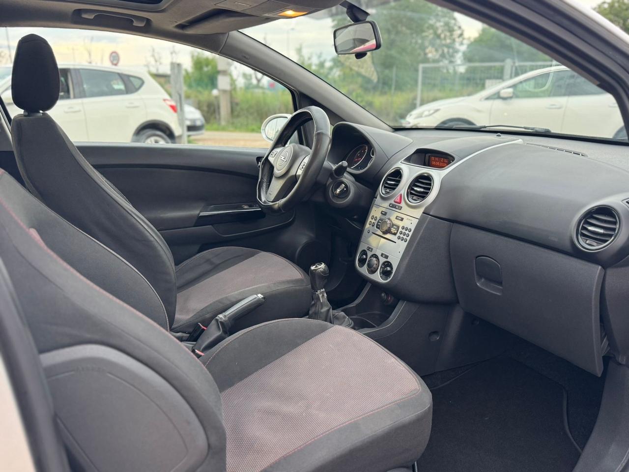 Opel Corsa 1.2 3 porte Sport Neopatentati