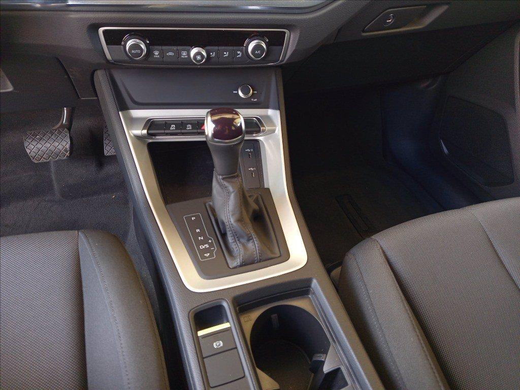 AUDI Q3 35 2.0 tdi Business quattro s-tronic del 2023