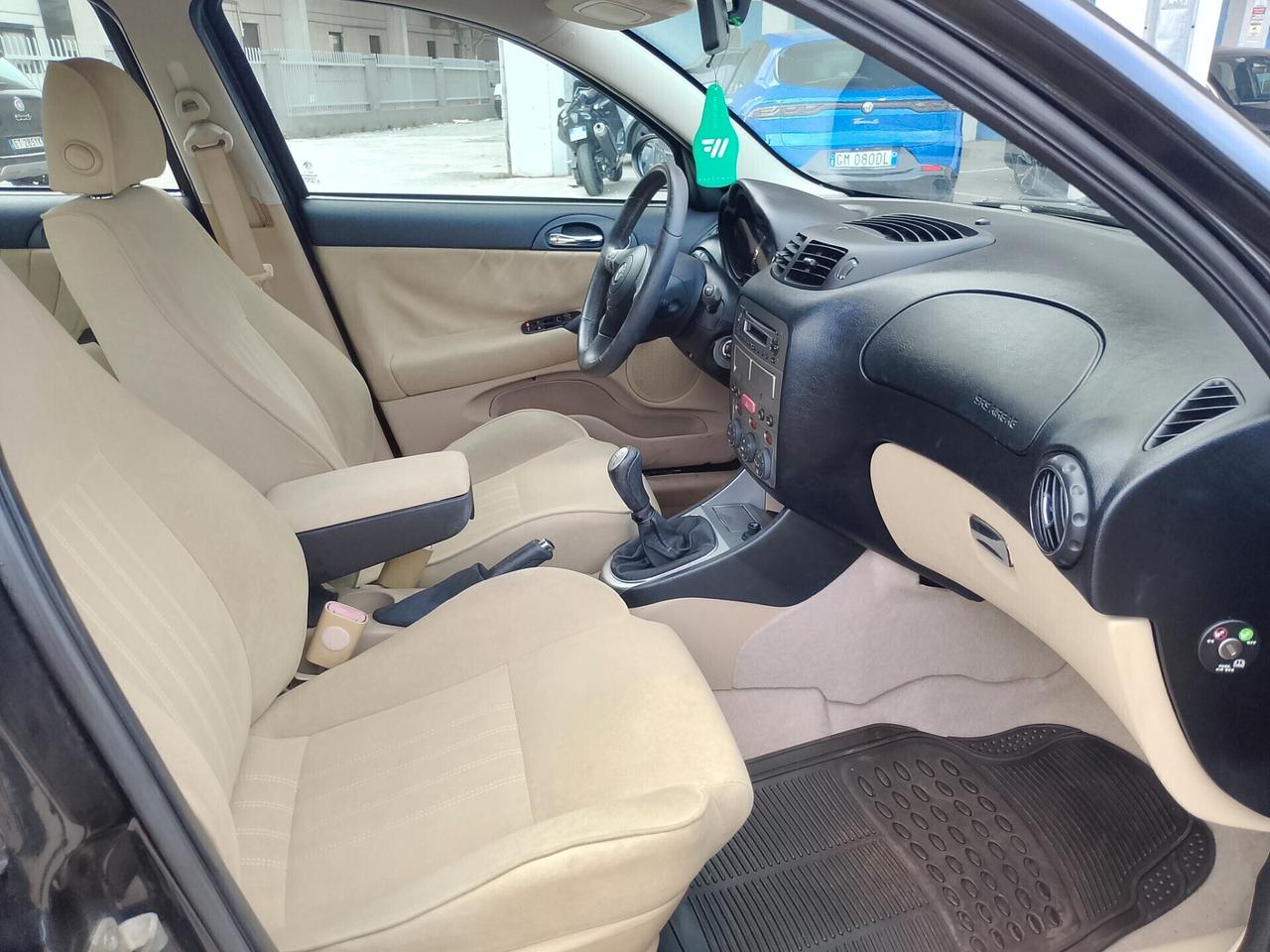 Alfa Romeo 147 1.6 16V TS 5 porte Distinctive