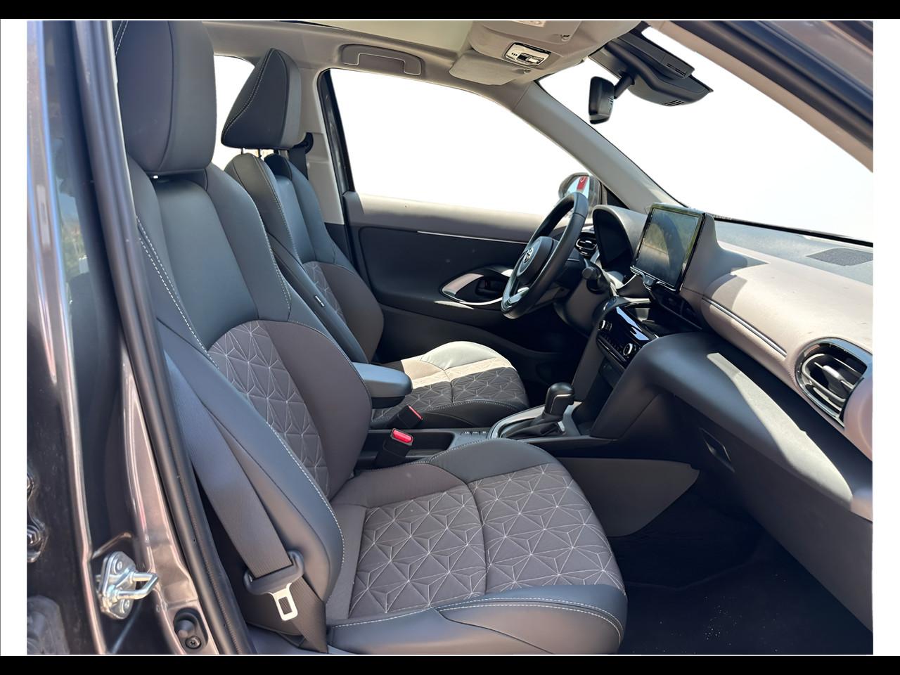 TOYOTA Yaris Cross 1.5h Lounge fwd 116cv e-cvt