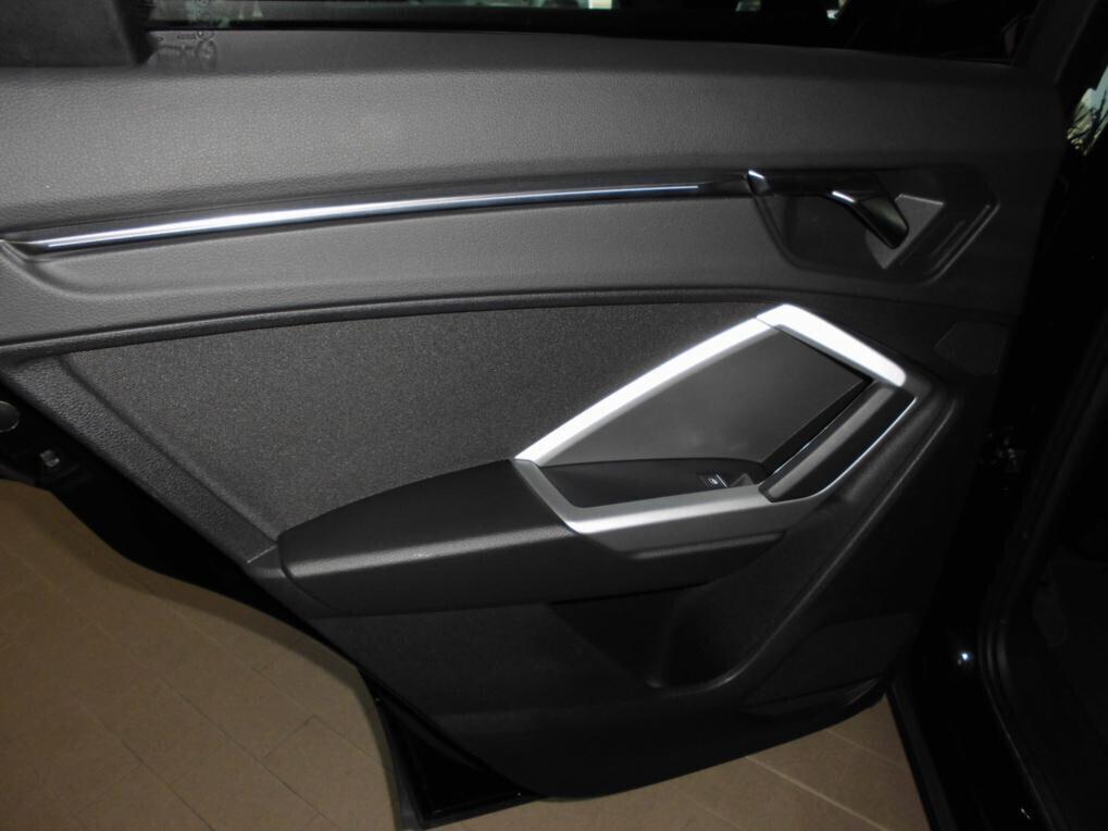 Audi Q3 2.0 TDI 150 CV S tronic Sport