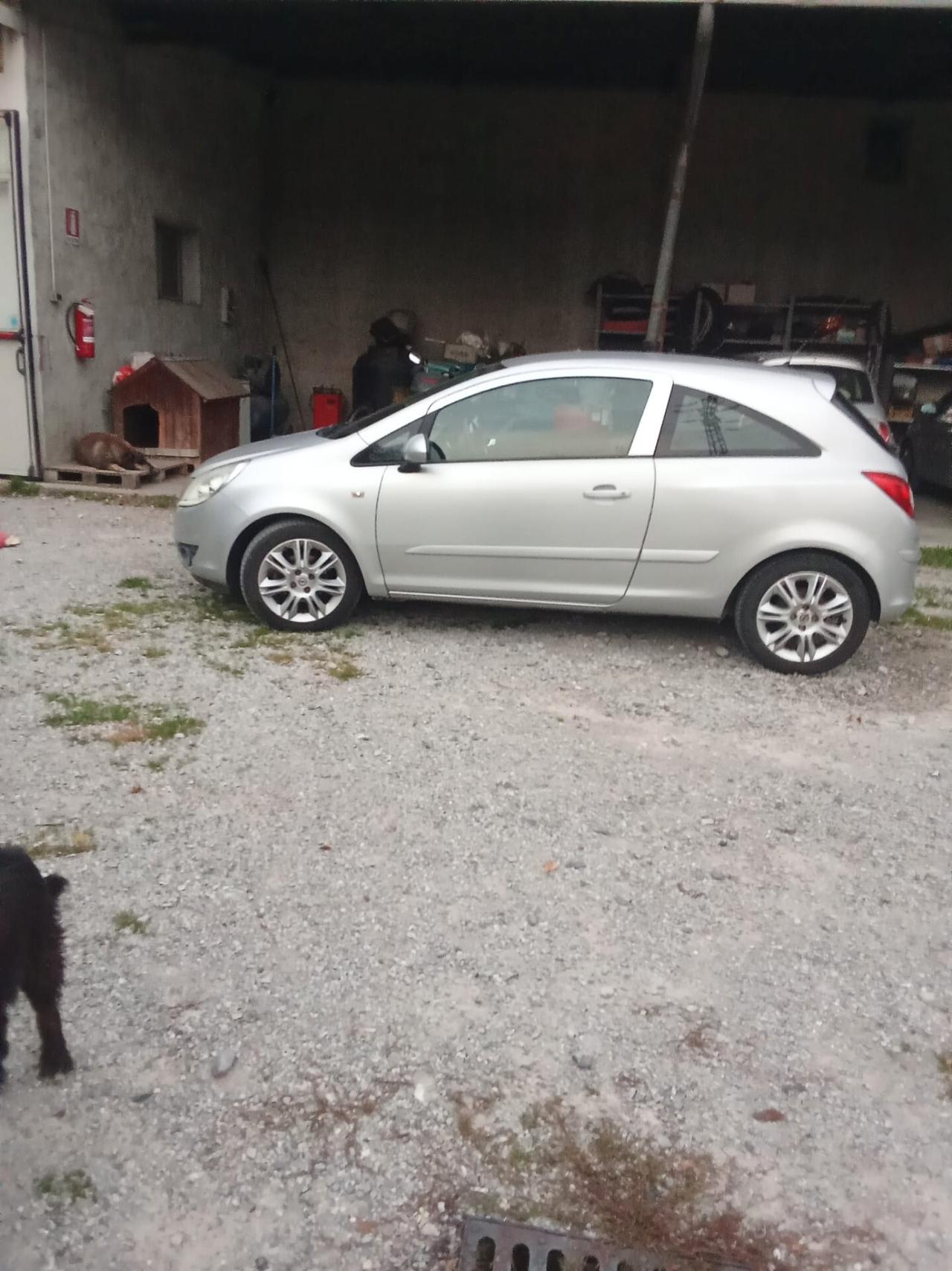 Opel Corsa 1.2 3 porte