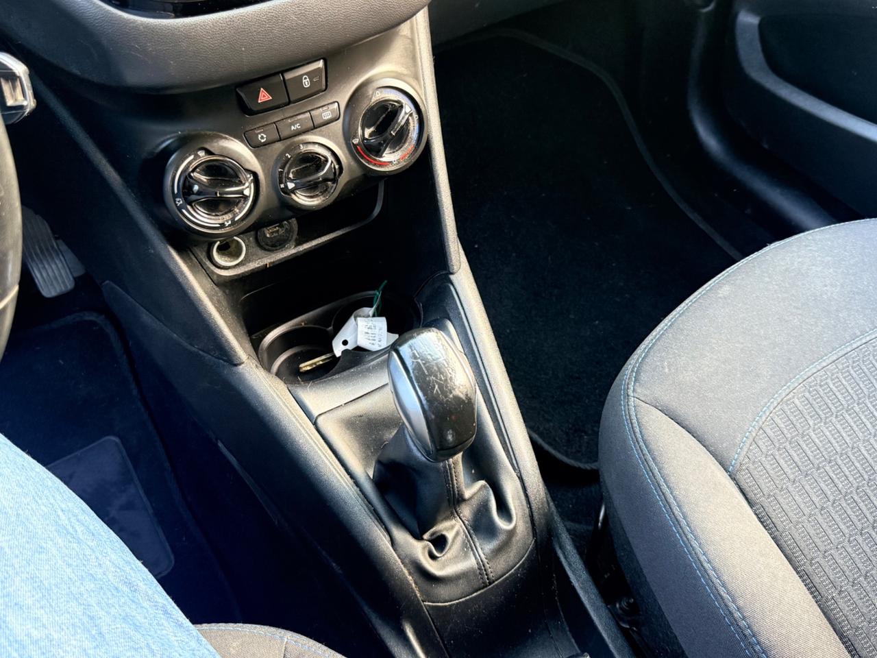 Peugeot 208 Singature 1.2 Benzina 81 cv euro6