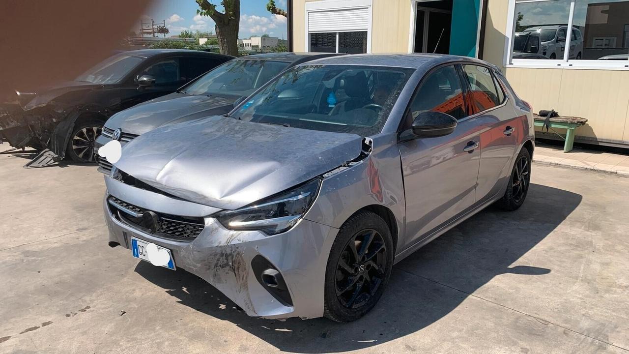 Opel Corsa 1.2 100 CV aut. GS Line, incidentata..