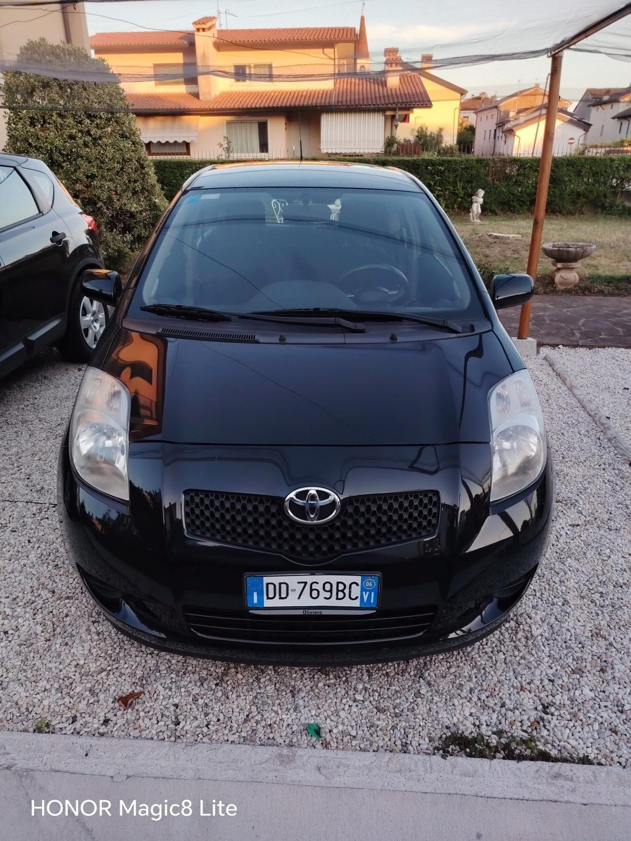 Toyota Yaris 1.0 3 porte