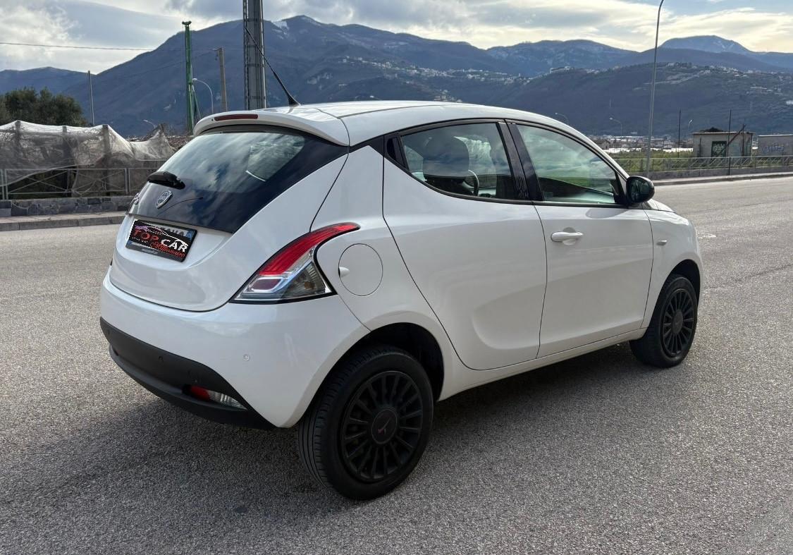 Lancia Ypsilon 0.9 BENZ - GAS 12 MESI DI GARANZIA