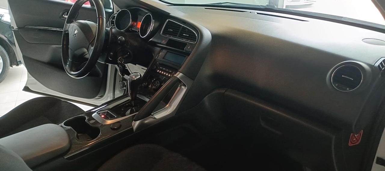 Peugeot 3008 1.6 e-HDi 115CV cambio robotizzato Stop&Start Active