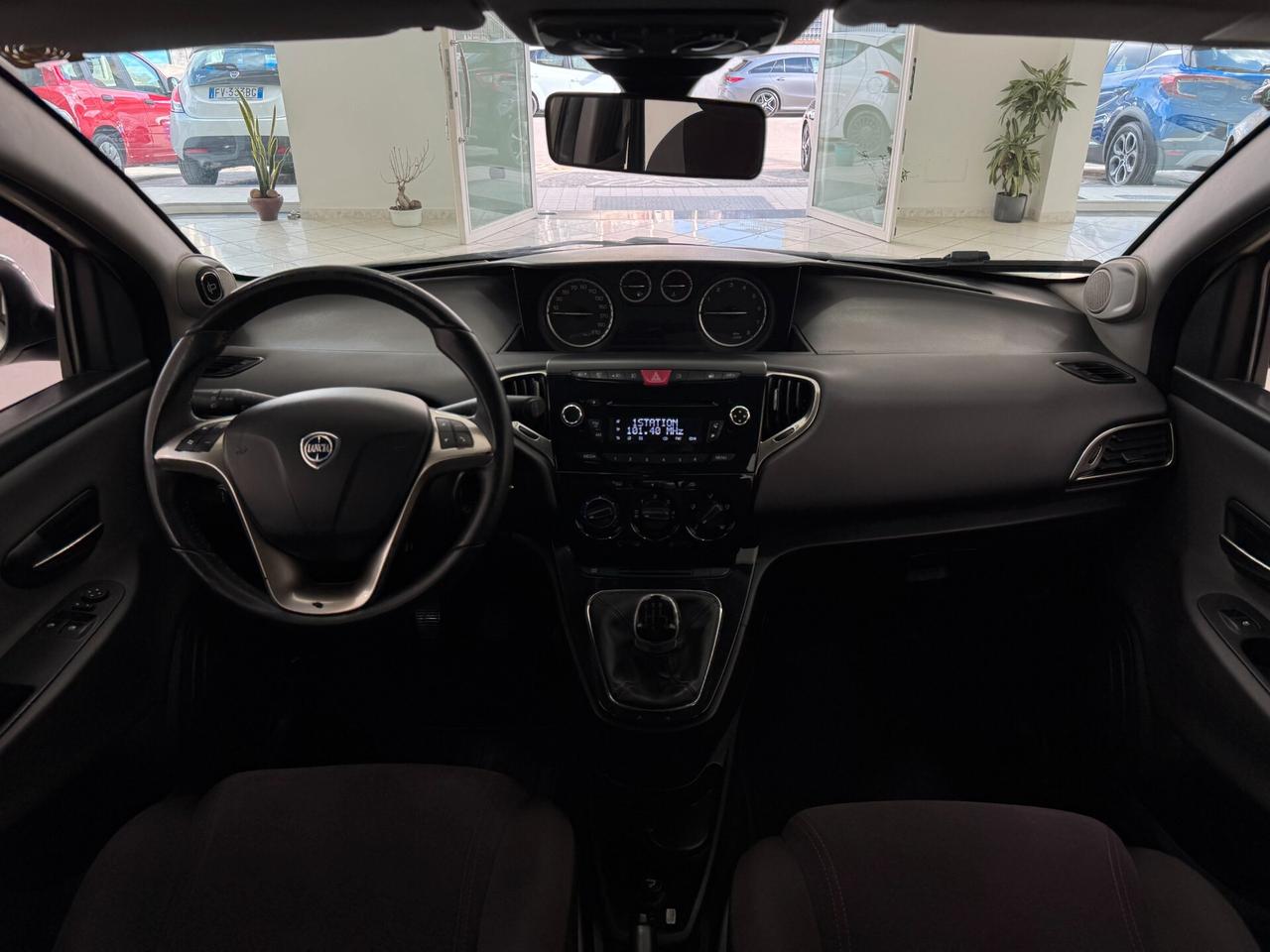 Lancia Ypsilon 1.2 69 CV 5 porte Gold