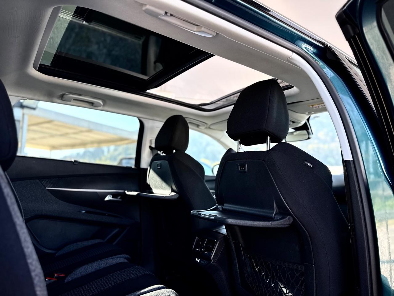 PEUGEOT 5008DIESEL 7 POSTI*TETTO*CERCHI18*NAVI*TAGLPEUGEOT