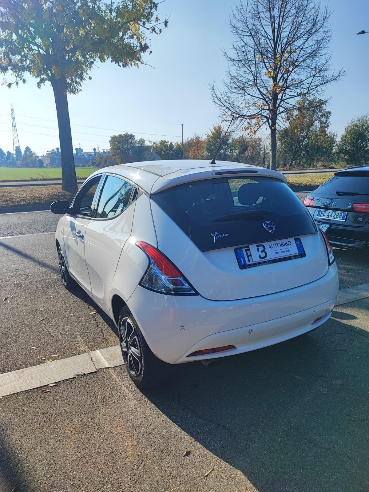 Lancia Ypsilon 1.2 69 CV 5 porte Platinum