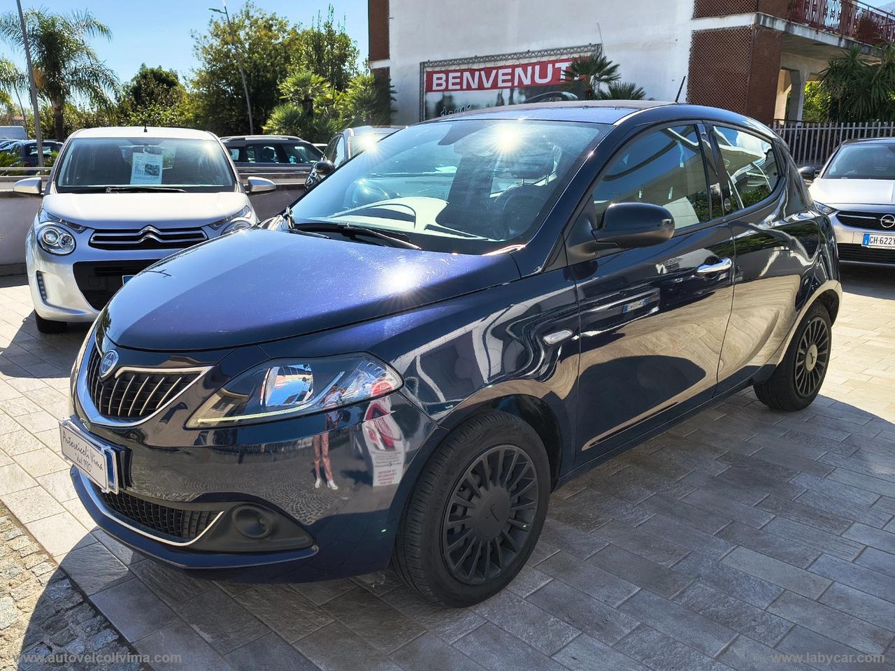 LANCIA Ypsilon 1.2 69 CV 5p. GPL Ecochic Silver