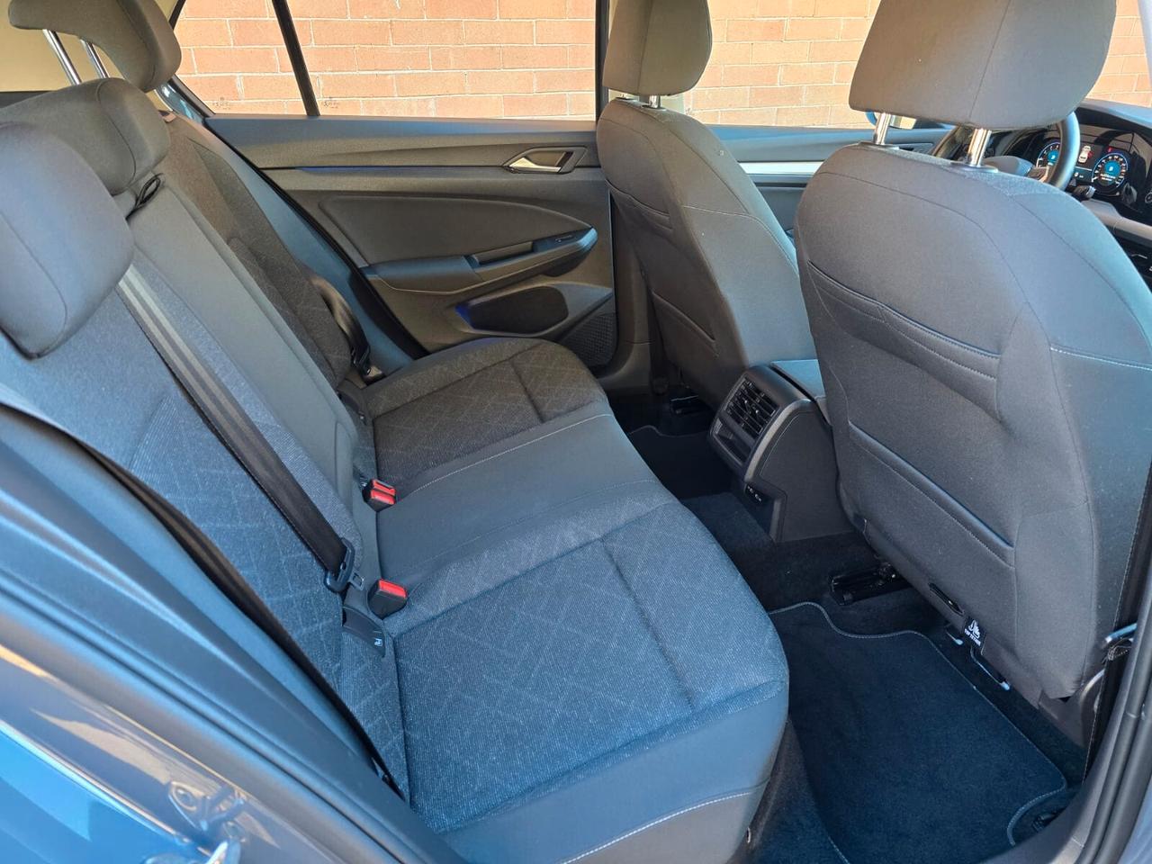 Volkswagen Golf 1.0 eTSI EVO DSG Life