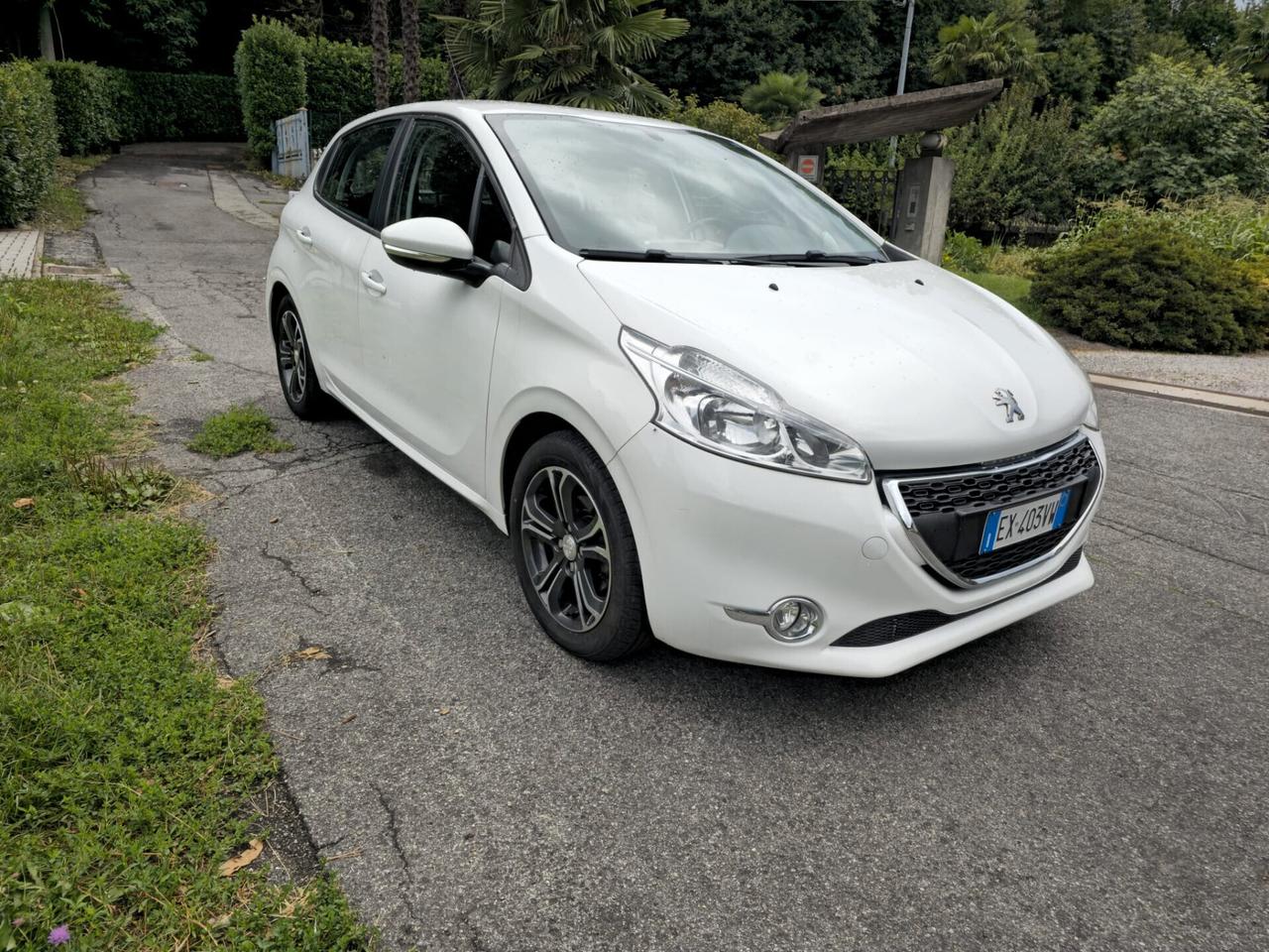 Peugeot 208 1.2 benzina