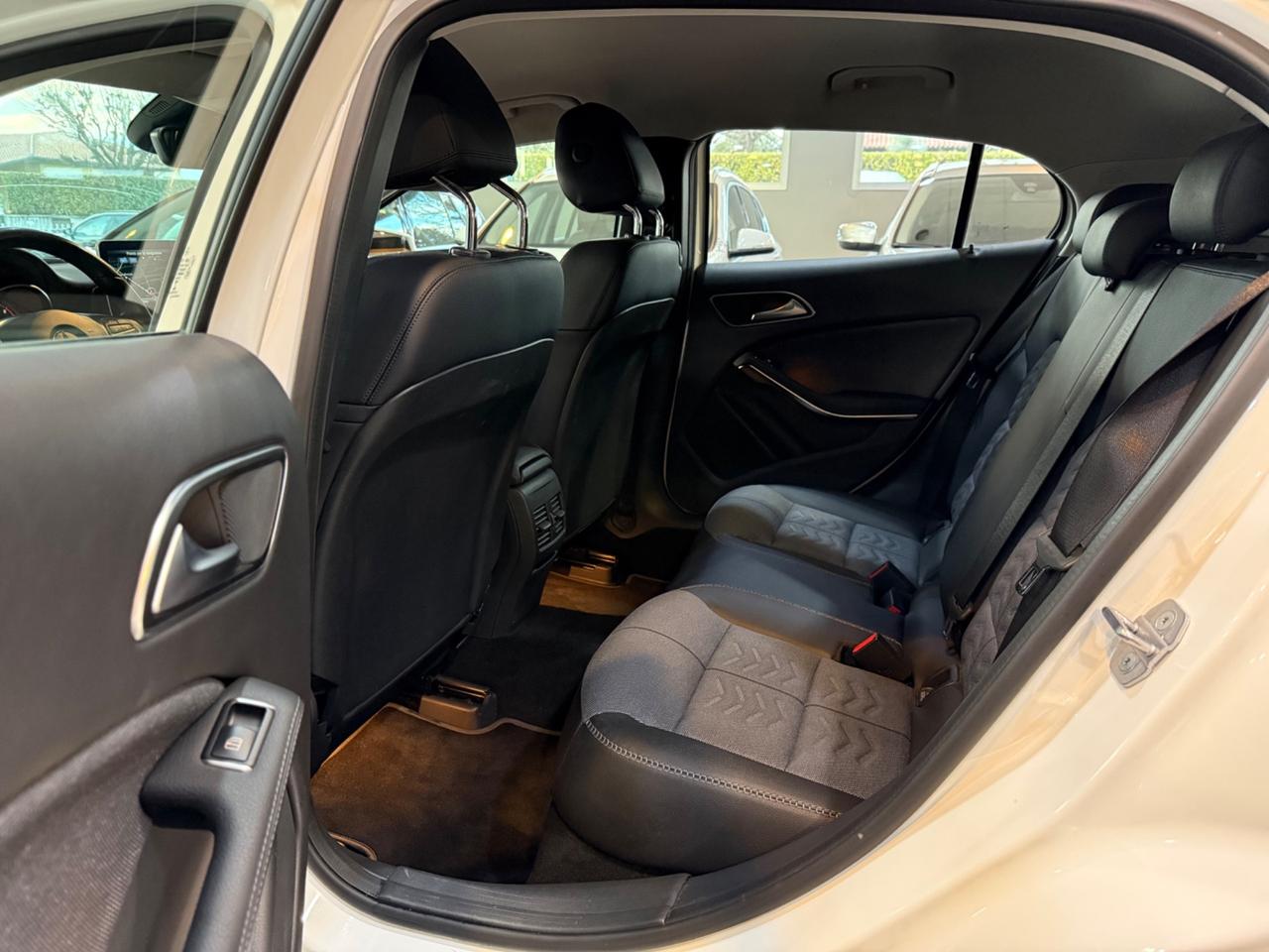 Mercedes-benz GLA 200 d Sport auto !!