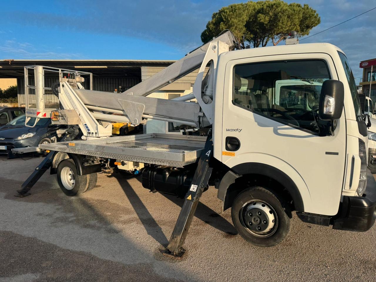 Renault MAXITY PIATTAFORMA AEREA 20mt PANTOGRAFO