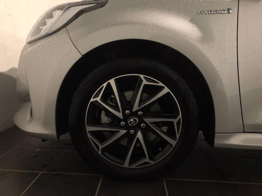 Toyota Yaris 1.5 VVT-iE Hybrid Lounge E-CVT