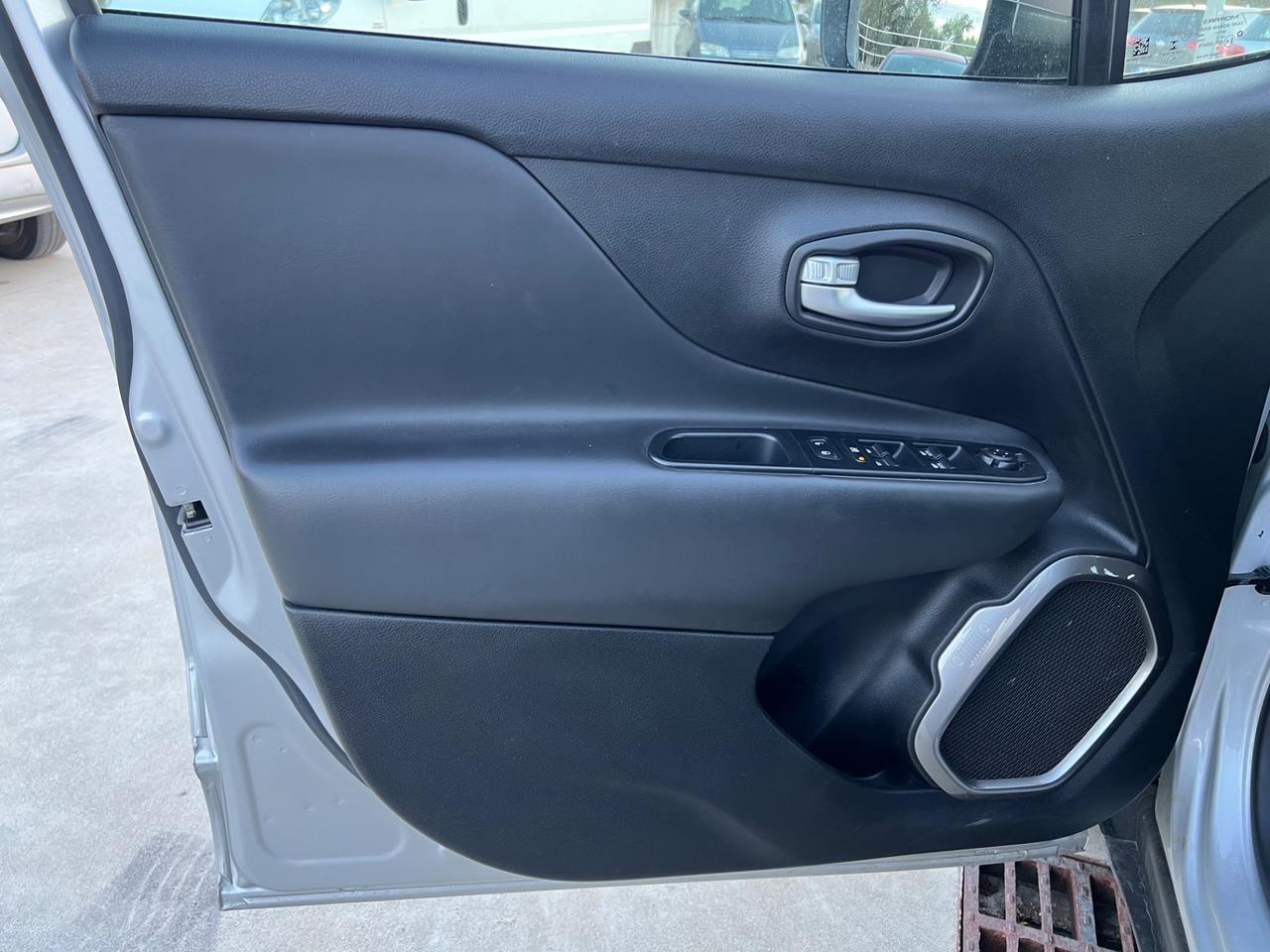 Jeep Renegade 1.6 Mjt DDCT 120 CV Longitude