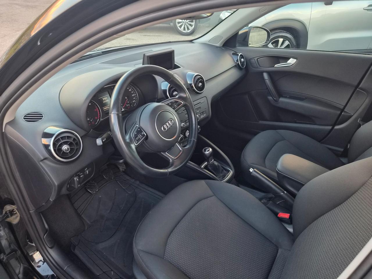 Audi A1 1.6 TDI S line edition plus