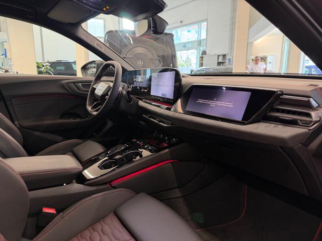 AUDI RS5 Avant Hybrid 470kw Quattro tiptronic