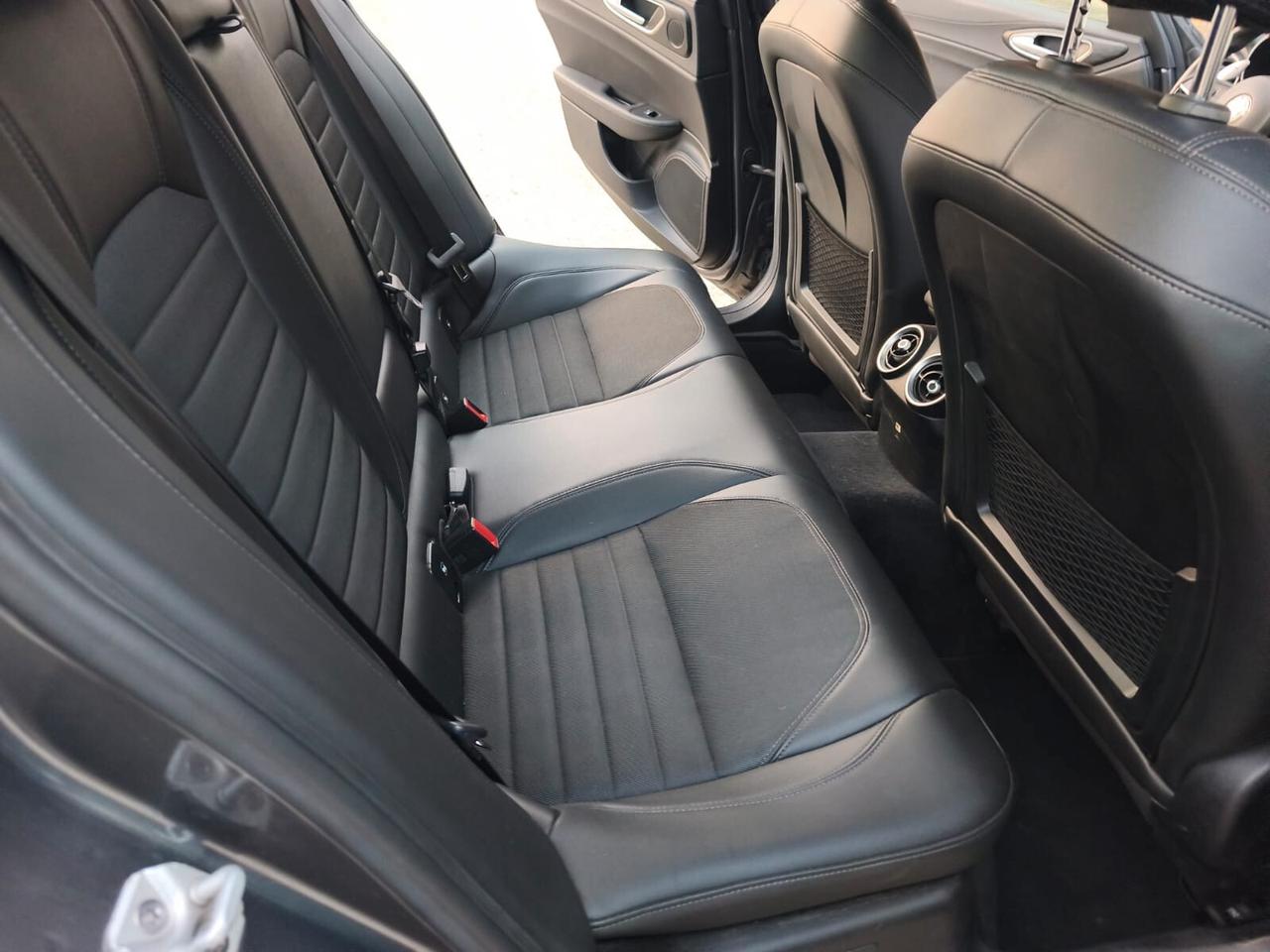 Alfa Romeo Giulia 2019--2.2 Diesel Automatica