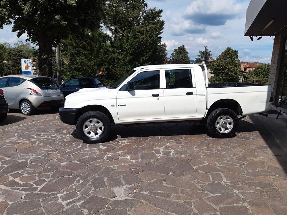 Mitsubishi L200 2.5 TD cat 4WD Club Cab