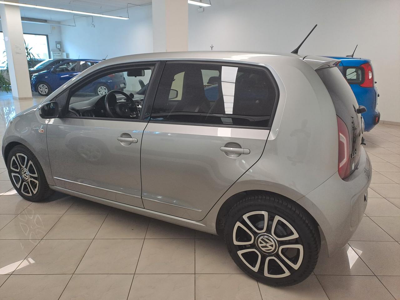 Volkswagen up! 1.0 75 CV 5p. high