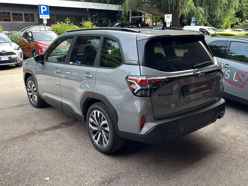 Subaru Forester 2.0 e-Boxer Premium auto