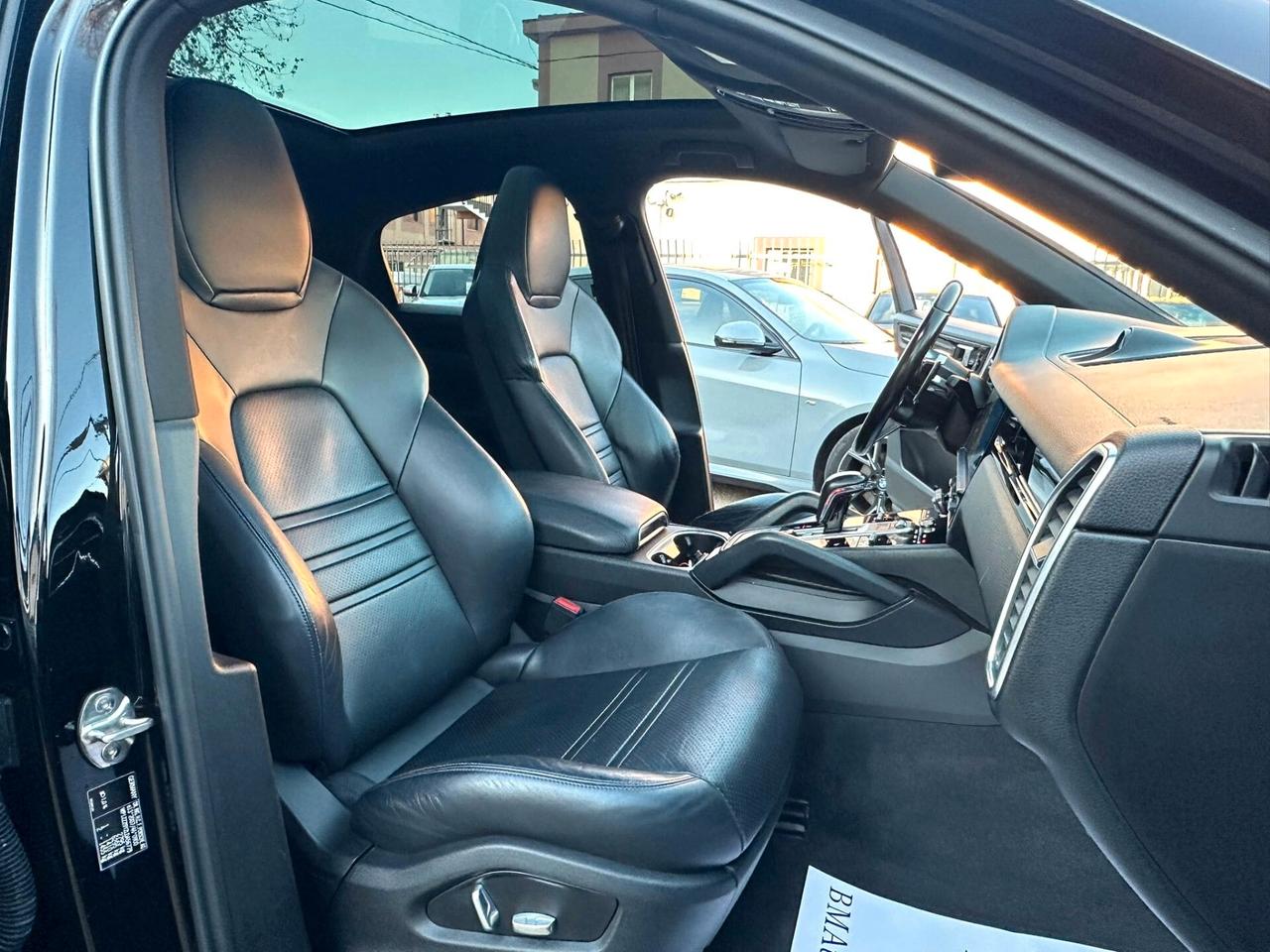 PORSCHE CAYENNE COUPE 3.0 V6 340CV