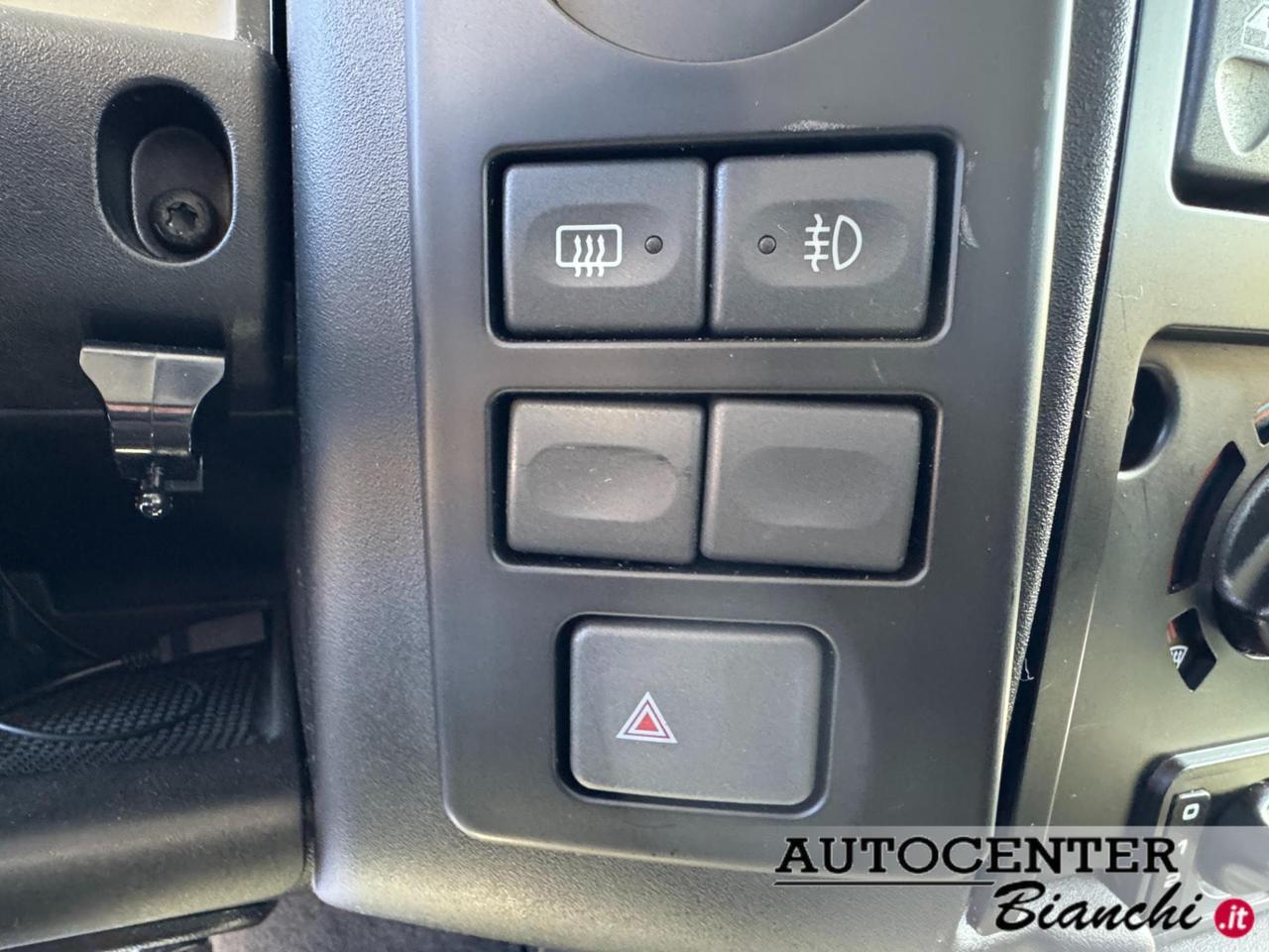 Land Rover Defender 90 SW Defender 90 2.4 td SE SW