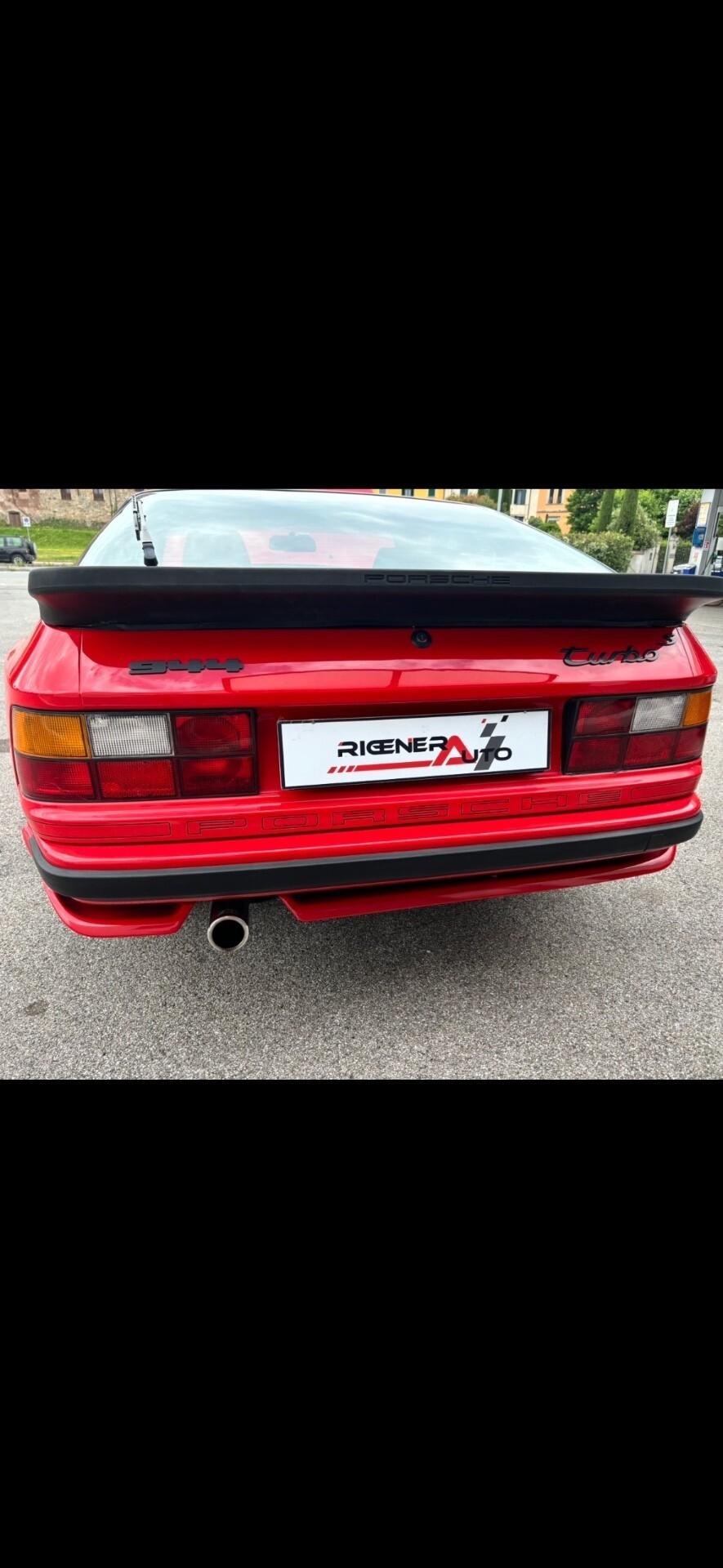 Porsche 944 Turbo S