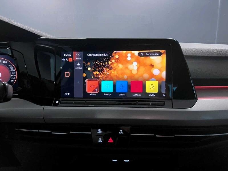 VOLKSWAGEN Golf 8ª serie Golf 1.0 eTSI EVO DSG...