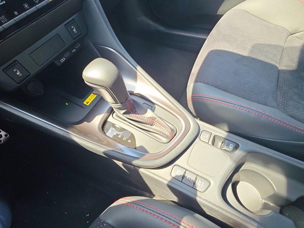 TOYOTA Yaris 1.5h 130 gr sport del 2025