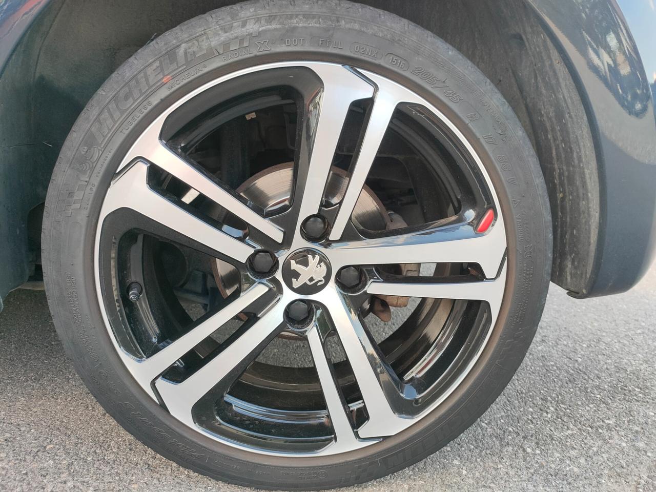 Peugeot 208 BlueHDi 120 S&S 5 porte GT Line NEOPATENTATI