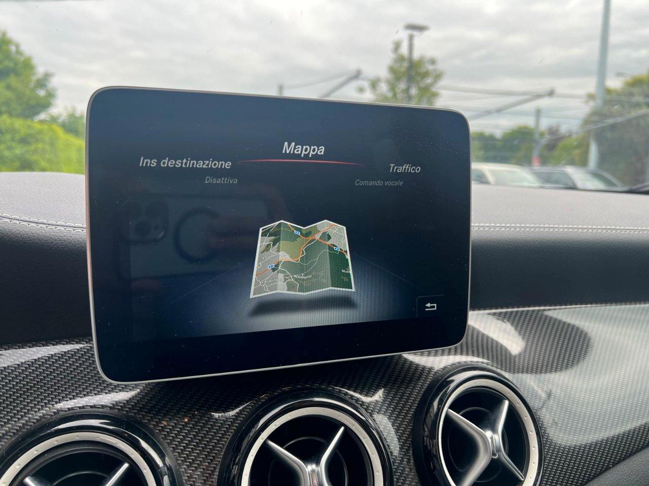 Mercedes GLA 180 Night Edition auto