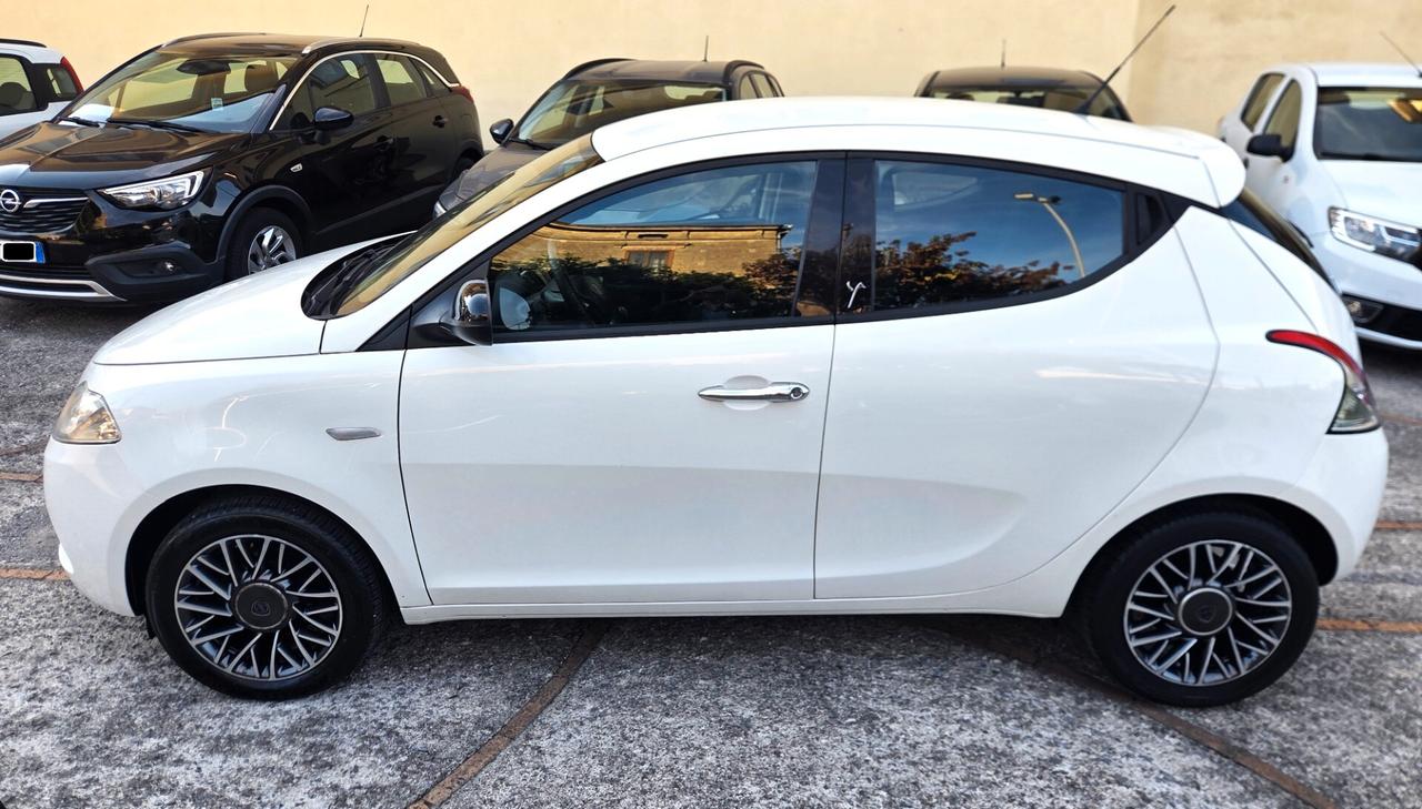 Lancia Ypsilon 1.2 KM 63000 CLIMA AUT. SENSORI CERCHI IN LEGA