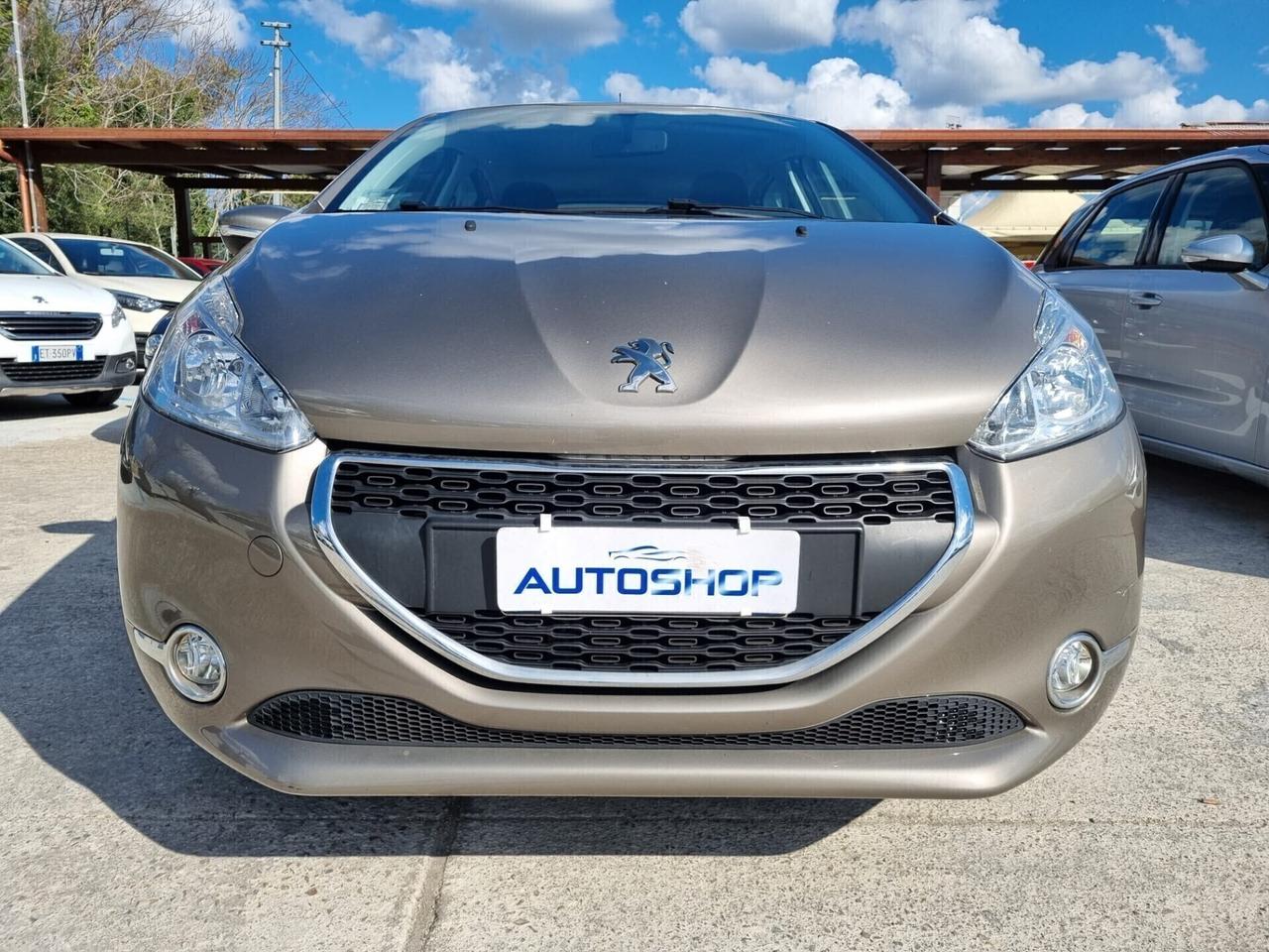 Peugeot 208 1.4 HDi 68 CV 5 porte Allure