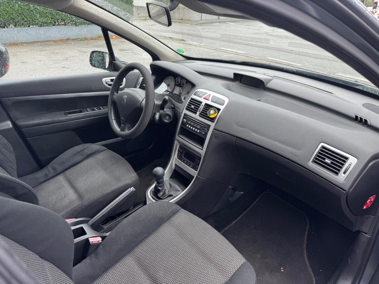 Peugeot 207 1.6 HDi 90CV 5p. XS