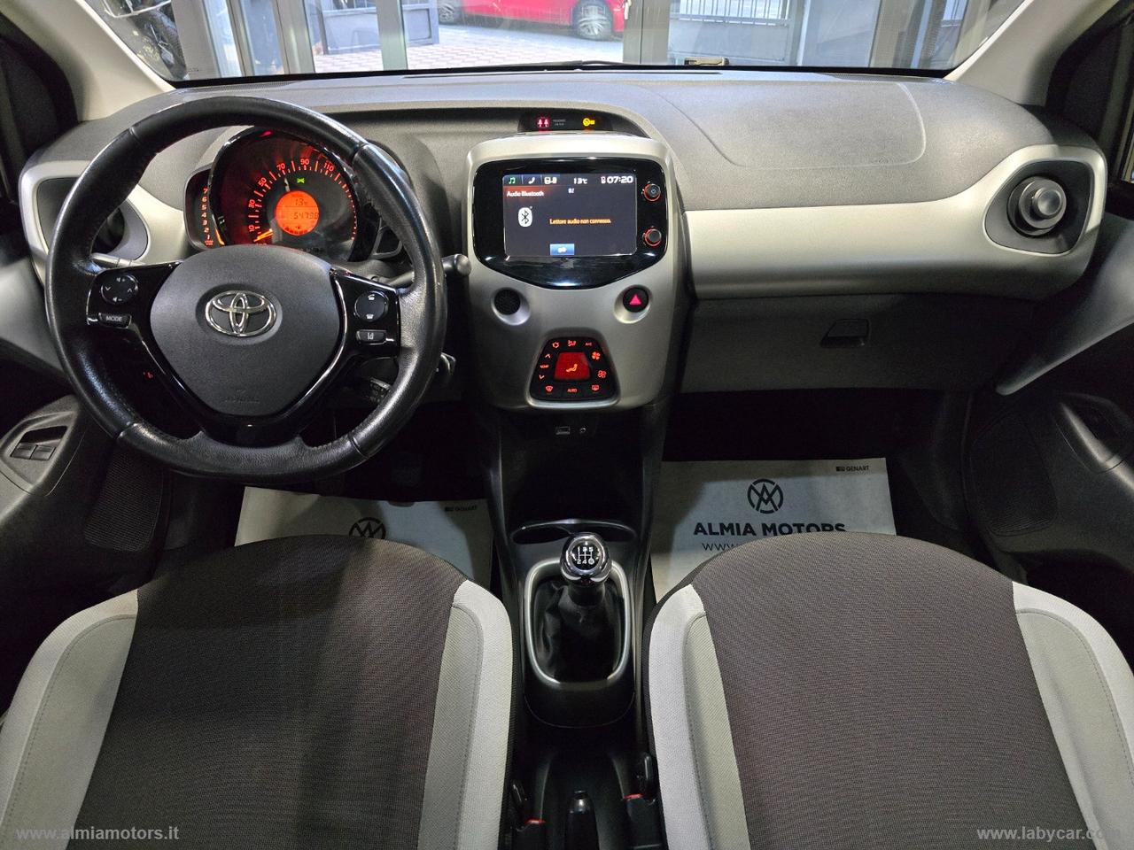 TOYOTA Aygo 1.0 VVT-i 69 CV 5p. x-play TSS