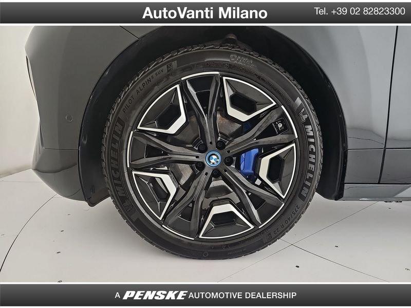 BMW iX xDrive40 Pacchetto Sportivo