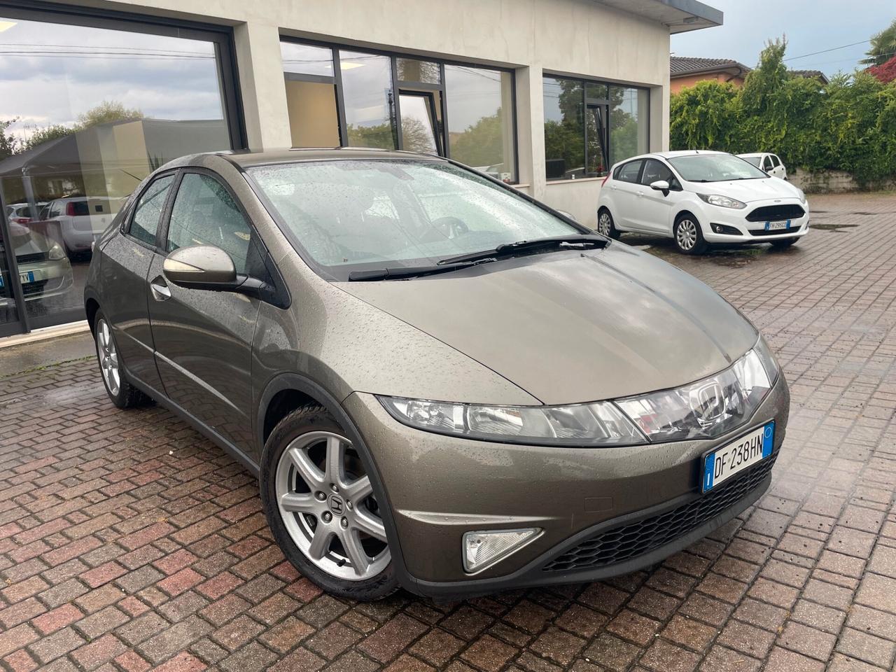 Honda Civic 1.8 i-VTEC 5p. Executive i-P