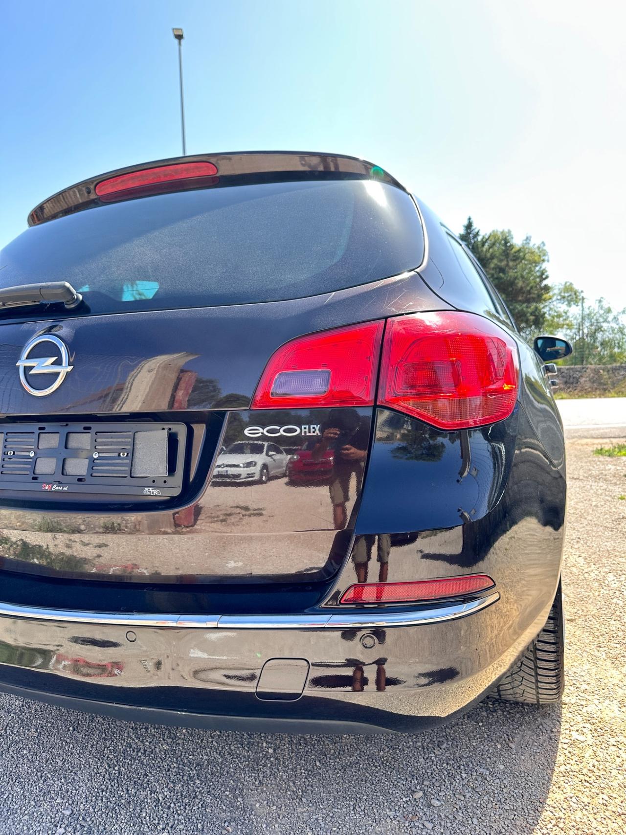 Opel Astra Sports Tourer 110th-2012