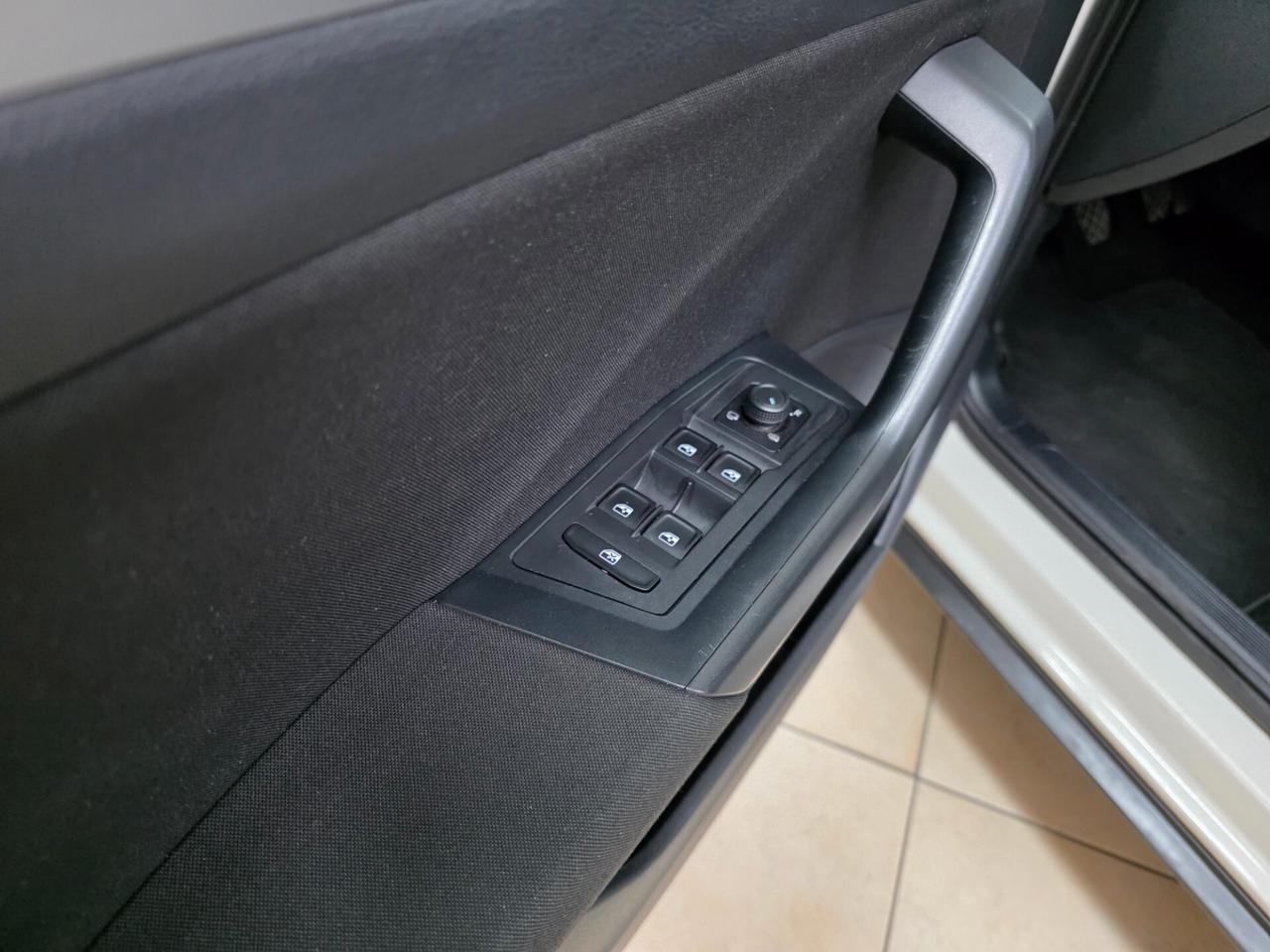 VOLKSWAGEN T-ROC MY23 1.0 TSI LIFE RESTYLING