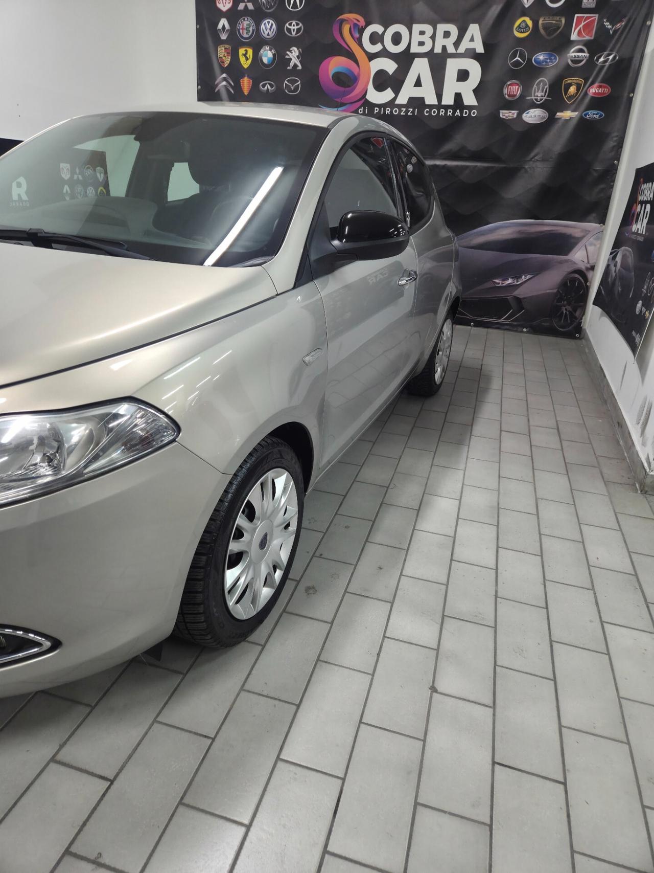 Lancia Ypsilon 0.9 TwinAir 85 CV 5 porte S&S Silver