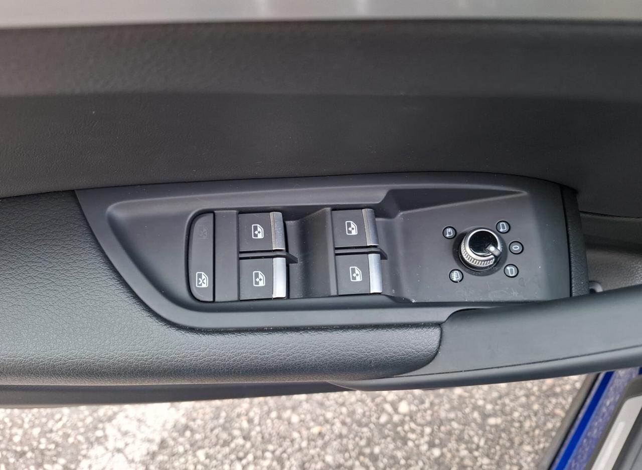 Audi Q5 SPB 40 TDI quattro 3 x S Line/Tetto IVA ESP