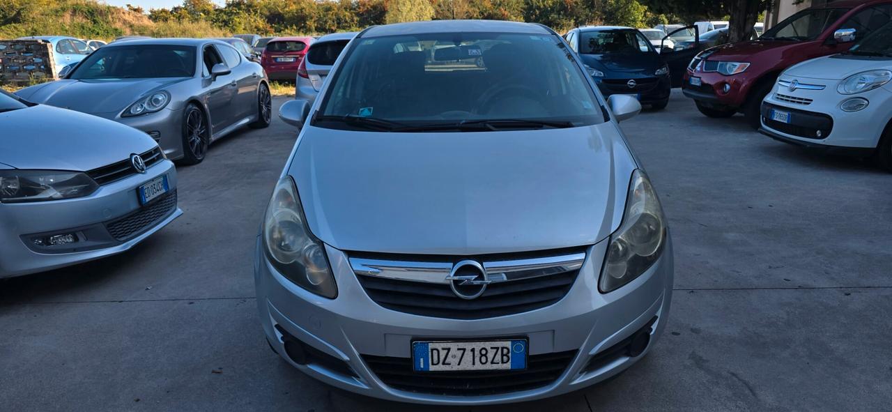 Opel Corsa 1.4 16V 5 porte Cosmo