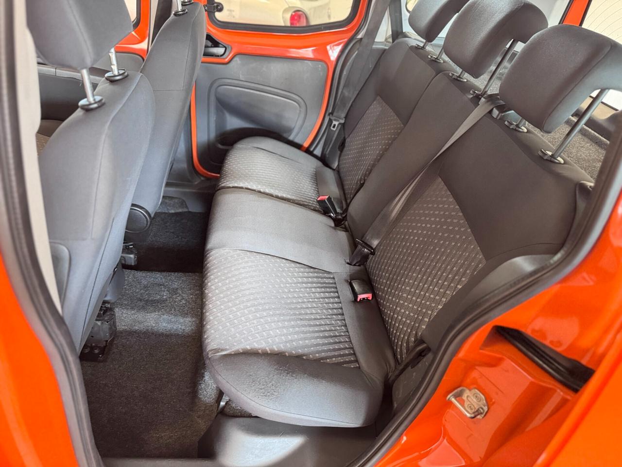 Peugeot Bipper Tepee 1.4 HDi 70CV Outdoor
